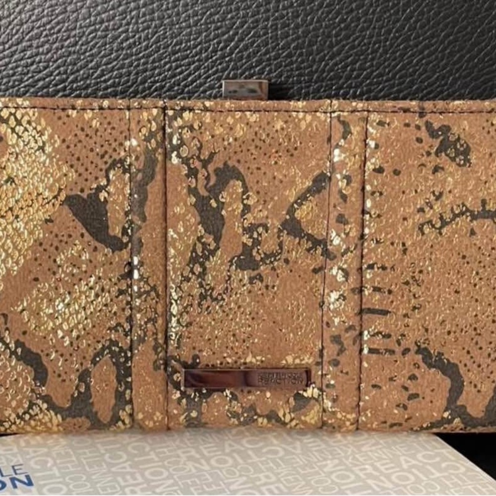 🤎Kenneth Cole Reaction Metallic Gold and Brown Wallet/ Clutch. Comes w/ box. - Picture 6 of 9